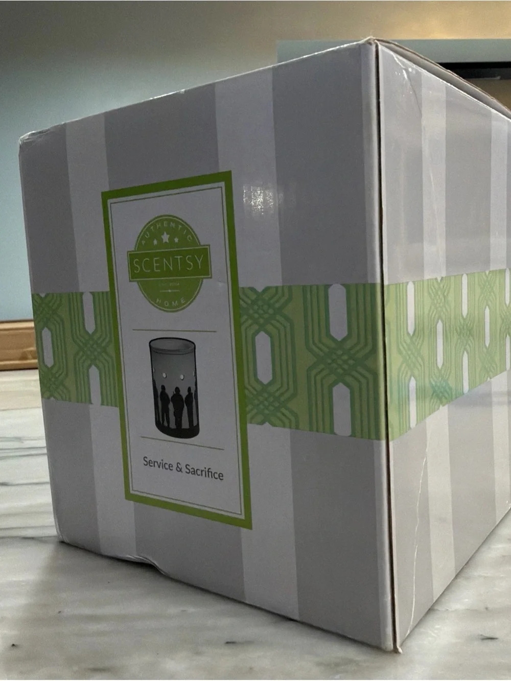 Scentsy Service & Sacrifice Warmer – Black Silhouette